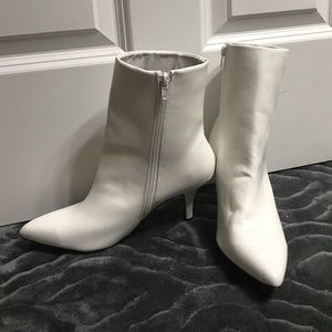 NWOT Qupid White Kitten Heel Booties. Portia Style